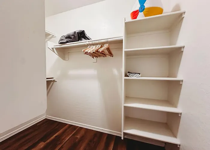 Pet-friendly 4br Heated Pool Yard *