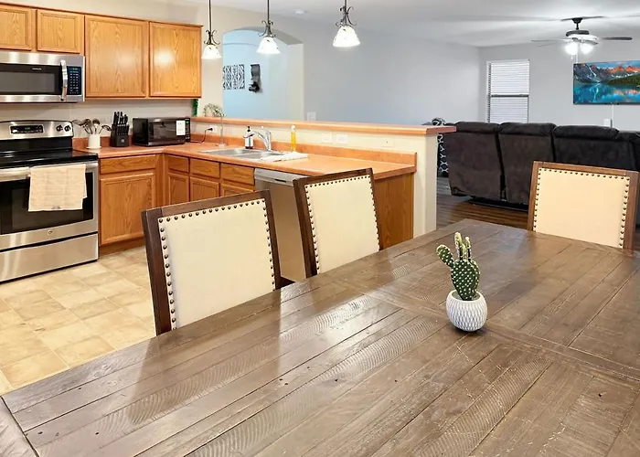 Pet-friendly 4br Heated Pool Yard Holiday home Casa Grande