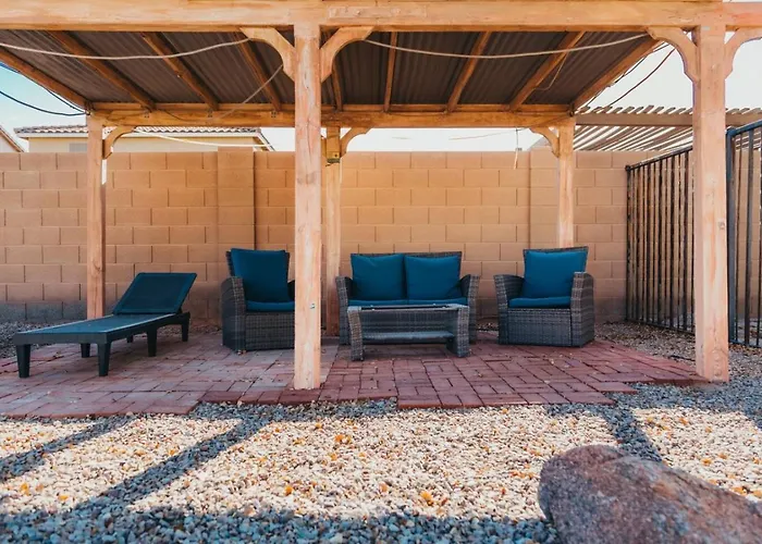 Pet-friendly 4br Heated Pool Yard Holiday home *