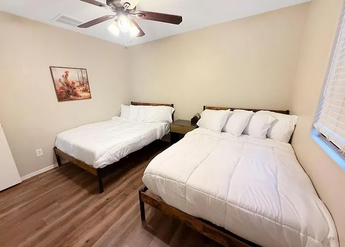 Holiday home Pet-friendly 4br Heated Pool Yard *