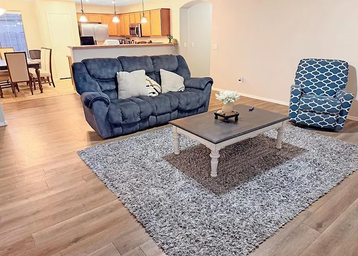 Pet-friendly 4br Heated Pool Yard Holiday home *