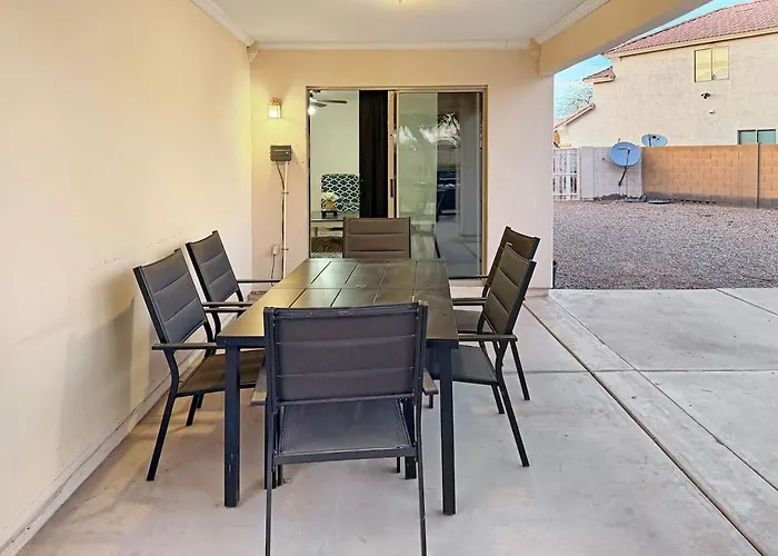 Holiday home Pet-friendly 4br Heated Pool Yard